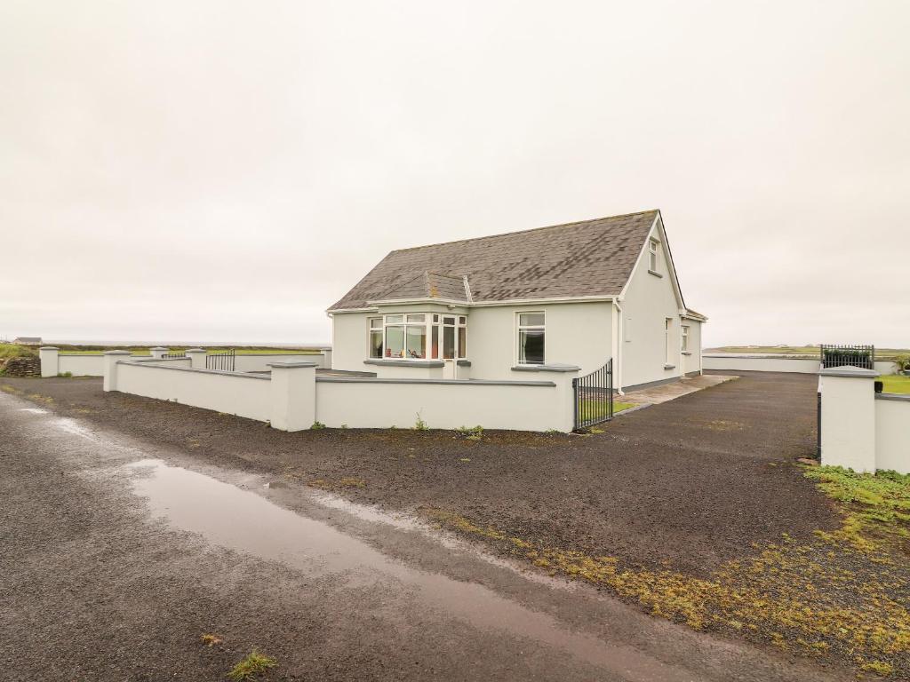 Sea View Lodge room 1
