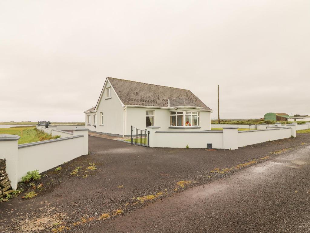 Sea View Lodge room 2