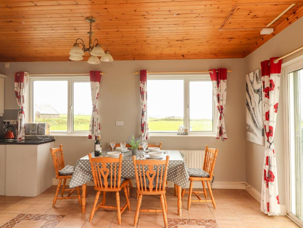 Sea View Lodge room 6
